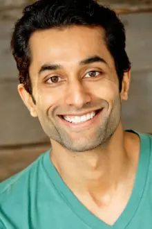 Pritesh Shah como: Tejas Desai