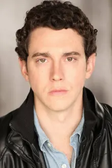 Austin Freeman como: Doctor Johnatan Colton