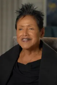 Elaine Brown como: 