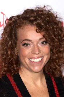 Michelle Wolf como: 