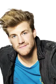 Luke Mockridge como: Bastian Kollinger