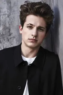 Charlie Puth como: Charlie Puth