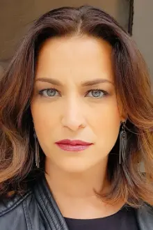 Andreia Dinis como: Teresa