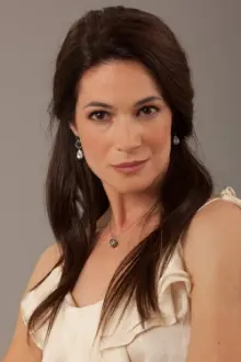 Paula Neves como: Mariana