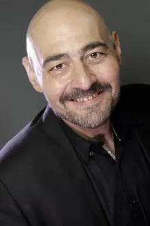 Cem Cücenoğlu como: Taş Kafa