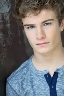 Brady Tutton como: Joshua Davis