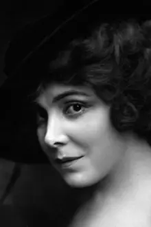 Madeleine Le Nard como: Ethel Wardley