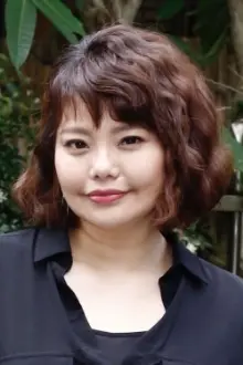 Gail Lin como: 周惠子