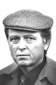 Alf Nordvang como: Førstebetjent Sigurd Helmer