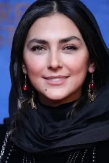 Hoda Zeinolabedin como: Mahrokh Zarbaf