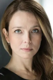 Elena Harding como: Gretchen