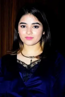 Zaira Wasim como: Young Geeta