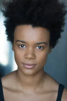 Leah Harvey como: Hortense Roberts