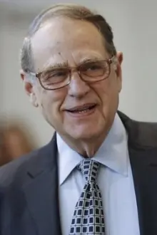 Jerry Reinsdorf como: Ele mesmo