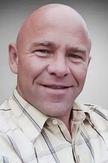 Dominic Littlewood como: self