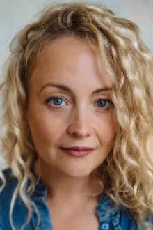 Victoria Elliott como: Feste