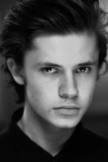 Ceallach Spellman como: Adam