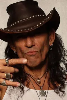 Stephen Pearcy como: 