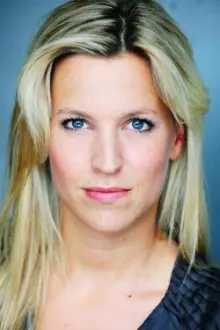 Sina-Maria Gerhardt como: Polizeimeisterin Heike Stammheim