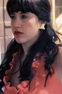 Lara Kinnear como: Marieda