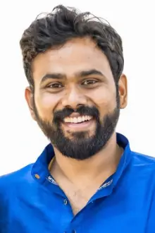 Ezhil Durai como: Veera