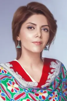 Hadiqa Kiani como: Herself - Judge