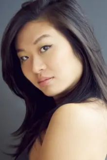 Annie Chen como: Liann