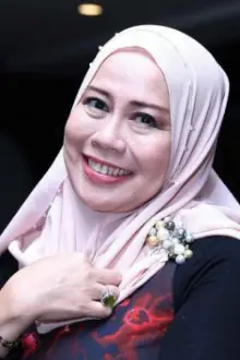 Dewi Yull como: Ibu Saprol