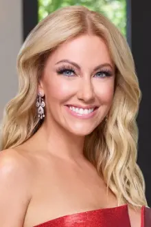 Stephanie Hollman como: 