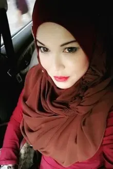 Farisya Irwayu como: Hajah Zauyah