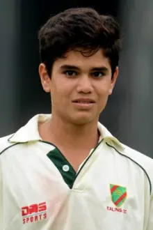 Arjun Tendulkar como: Ele mesmo