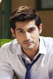 Omkar Kapoor como: Purva