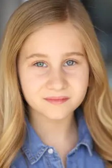 Bella Anderson como: Julie, the daughter