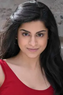 Amena Ahmad como: Adhita