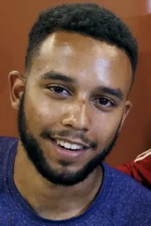 Anthony Sadler como: Anthony