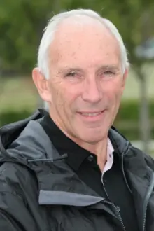 Phil Liggett como: Ele mesmo