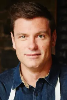 Chuck Hughes como: Self - Host