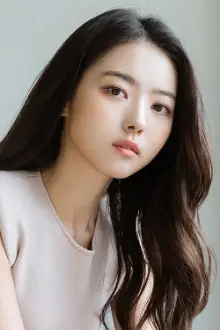 Lim Na-young como: Yoon Yi-seo