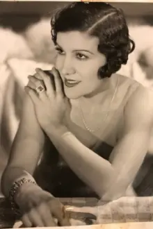 Gloria Guzmán como: Betty Baralli