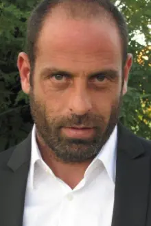 Alessandro Bernardini como: Il Capo Poliziotto