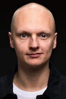 Mikkel Rask como: Self - Host