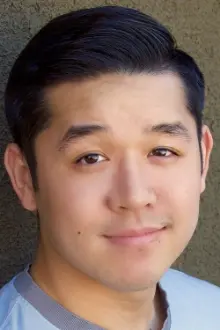 Gregory Yuan como: Alan