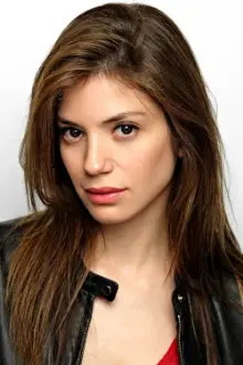 Fiona Georgiadi como: ELLi