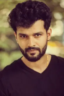 Suraj Gowda como: Raghu