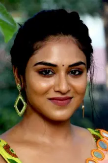 Indhuja Ravichandran como: Aathika