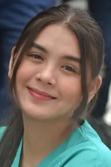 Ashley Ortega como: Pauline "Ponggay" Bravo Martinez