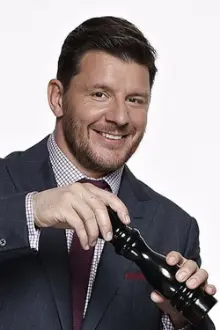 Manu Feildel como: Himself - Judge