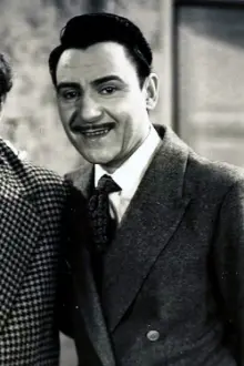 Francisco Charmiello como: Dino Grassi