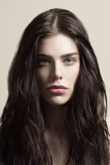 Raina Hein como: Bena