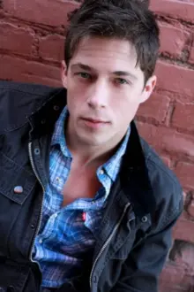 Shawn Roe como: Derrick